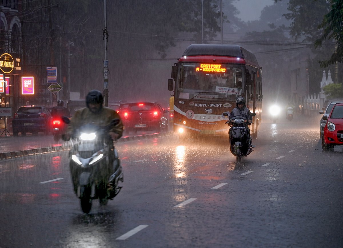 Vehicles ply on a road amid rains, in Thiruvananthapuram, Monday, July 15, 2024. The India Meteorological Department (IMD) has issued a red alert for Malappuram, Kannur and Kasaragod districts, an orange alert for Ernakulam, Thrissur, Palakkad, Kozhikode, and Wayanad - PTI